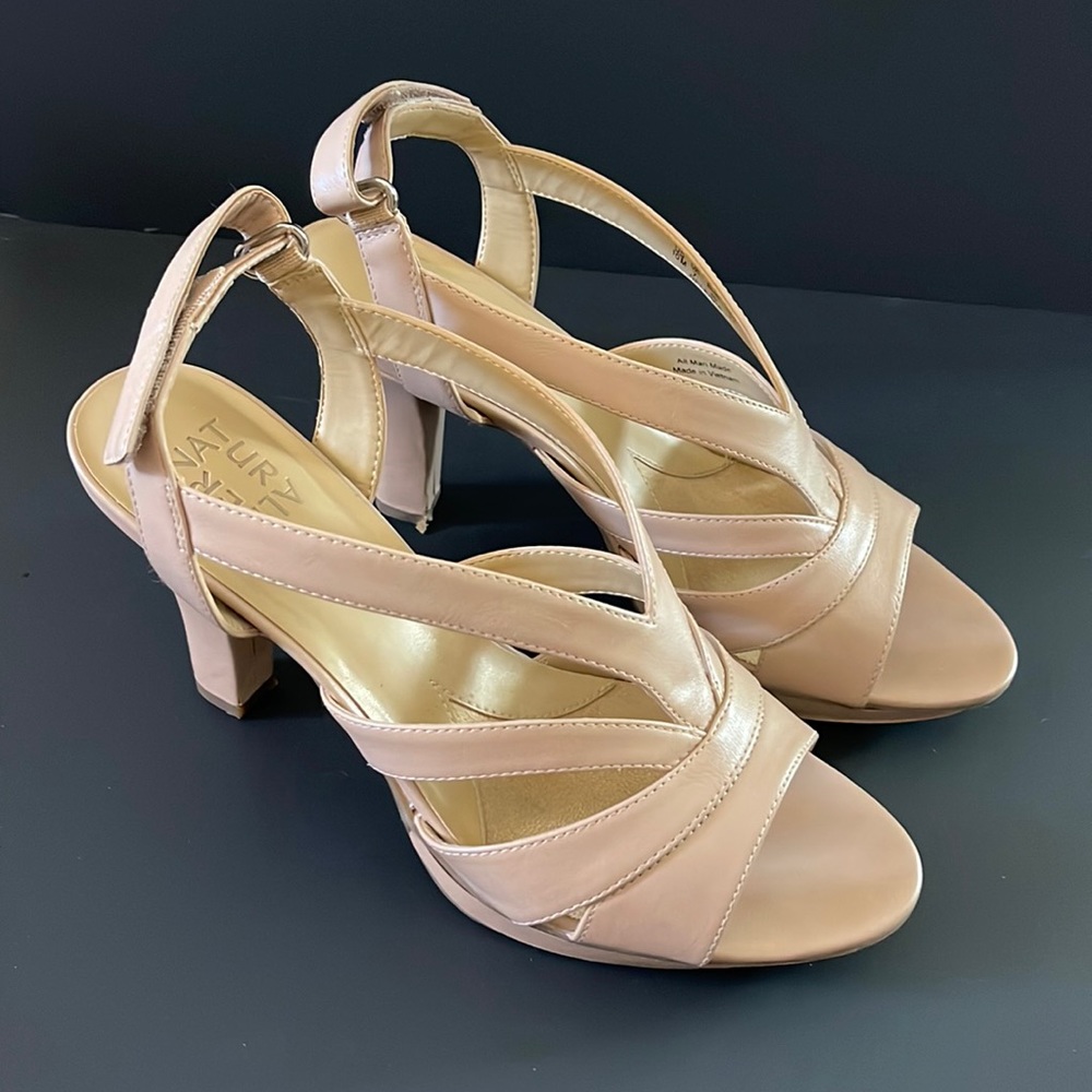 Naturalizer nude womens strappy heeled sandals size 10